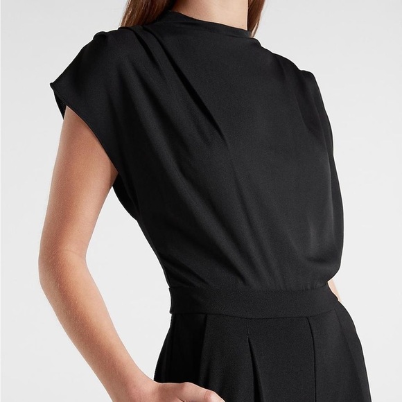 NWT EXPRESS Drape Neck Black Jumpsuit XXS - Picture 3 of 3